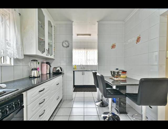3 BEDROOM HOUSE FOR SALE IN KENSINGTON
